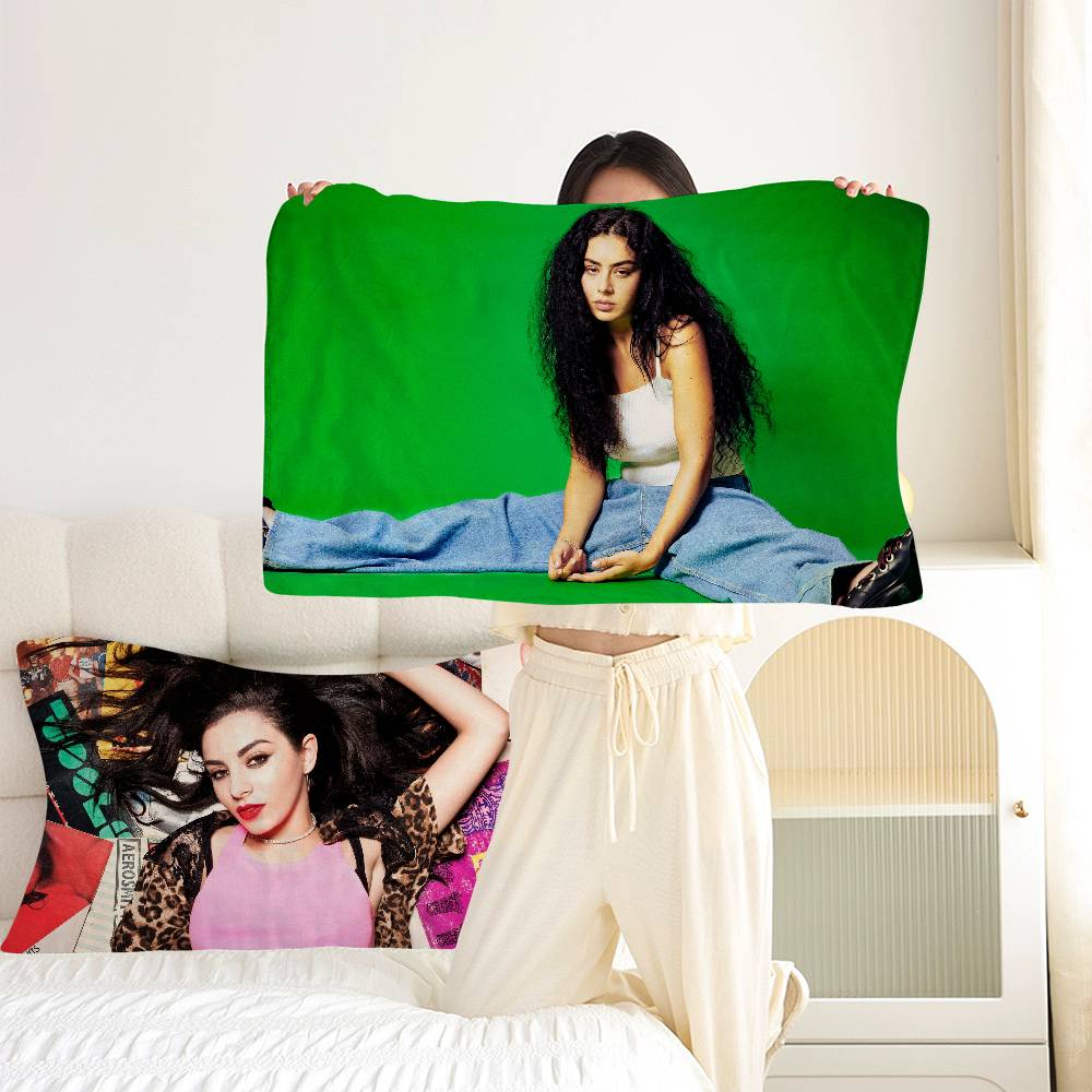Home Textiles Premium - Singer C-Charli X-XCX Premium sneldrogende kussendoek